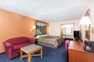 Super 8 By Wyndham Black Mountain Room photo